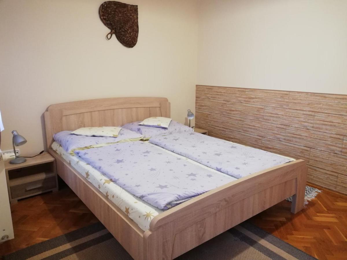 Imola Es Andrea Apartmanhaz Hajdúszoboszló Buitenkant foto