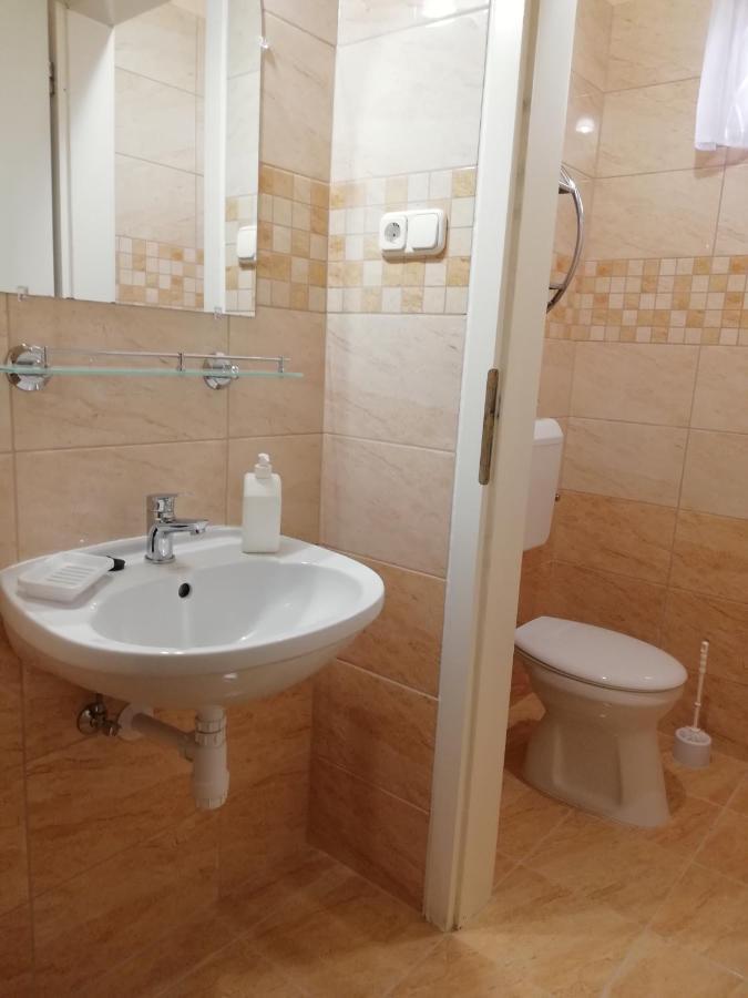 Imola Es Andrea Apartmanhaz Hajdúszoboszló Buitenkant foto