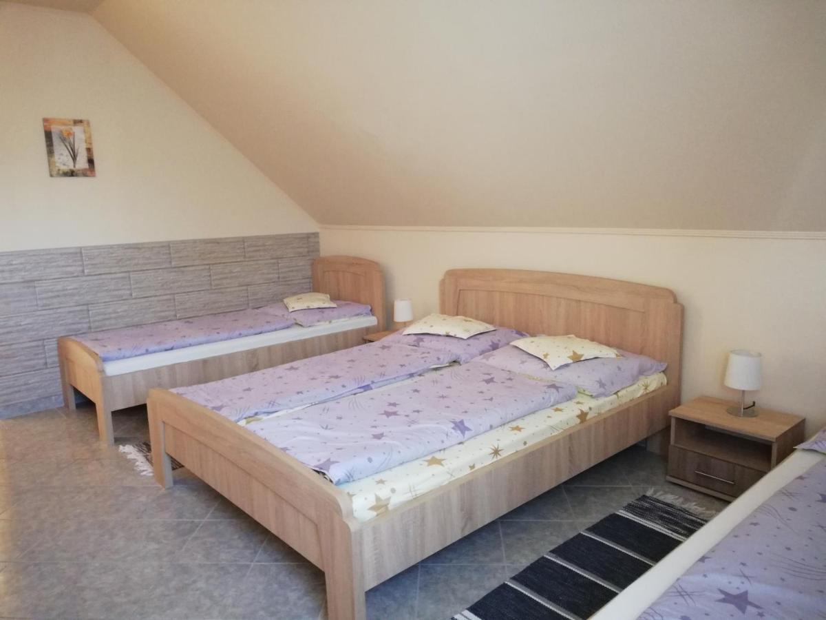 Imola Es Andrea Apartmanhaz Hajdúszoboszló Buitenkant foto