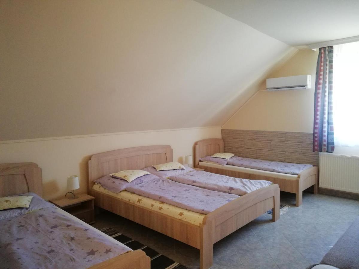 Imola Es Andrea Apartmanhaz Hajdúszoboszló Buitenkant foto