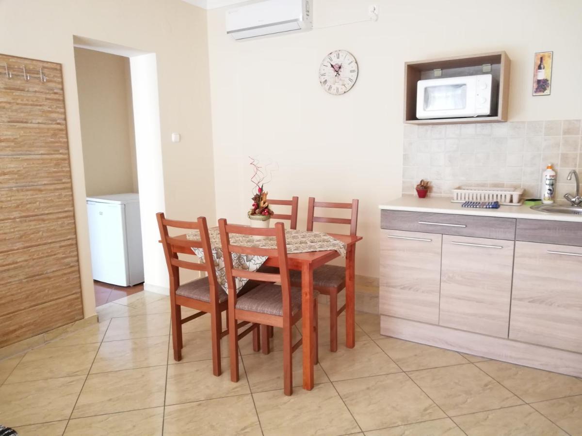 Imola Es Andrea Apartmanhaz Hajdúszoboszló Buitenkant foto