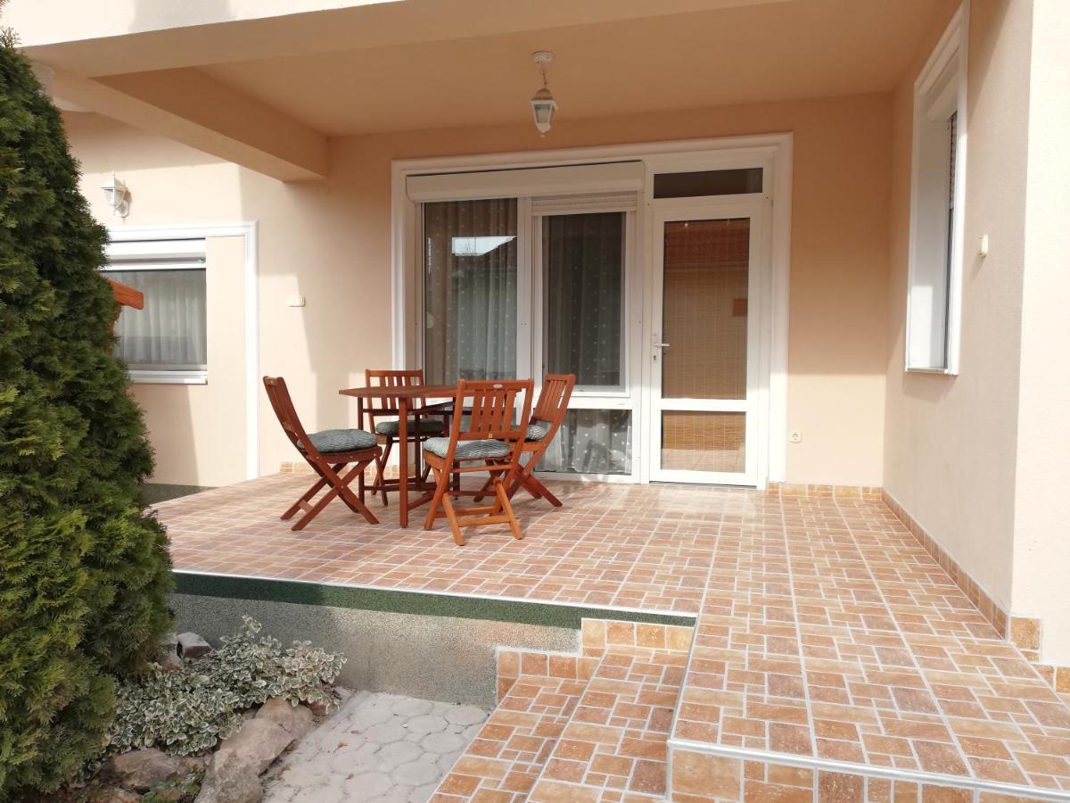 Imola Es Andrea Apartmanhaz Hajdúszoboszló Buitenkant foto
