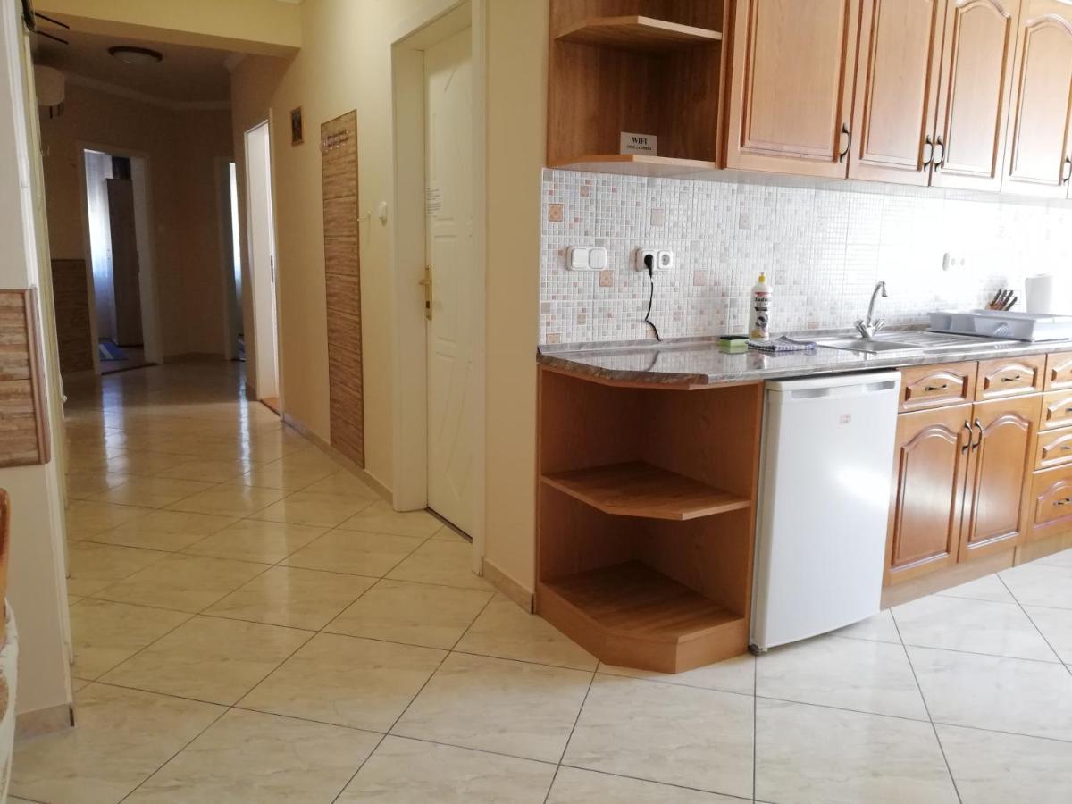 Imola Es Andrea Apartmanhaz Hajdúszoboszló Buitenkant foto