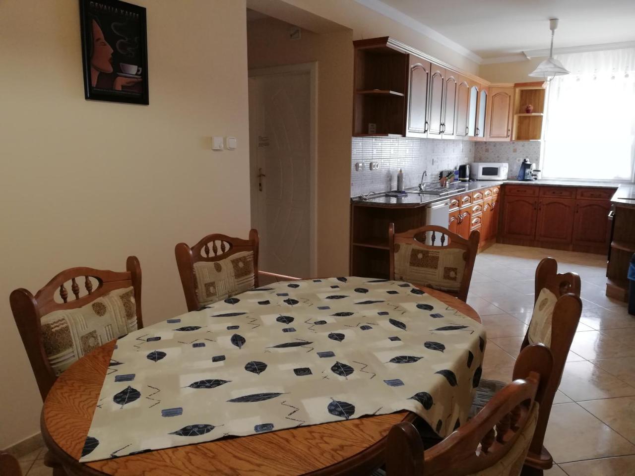 Imola Es Andrea Apartmanhaz Hajdúszoboszló Buitenkant foto